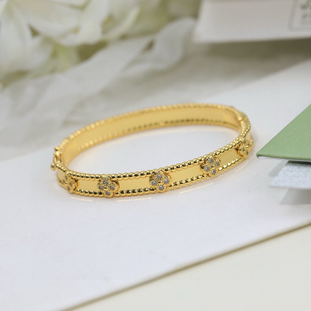 Van Cleef & Arpels-Style Four-Leaf Clover Bracelet