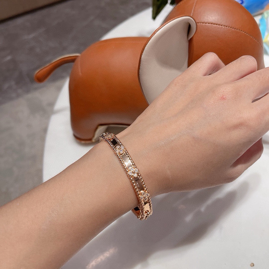 Van Cleef & Arpels-Style Four-Leaf Clover Bracelet