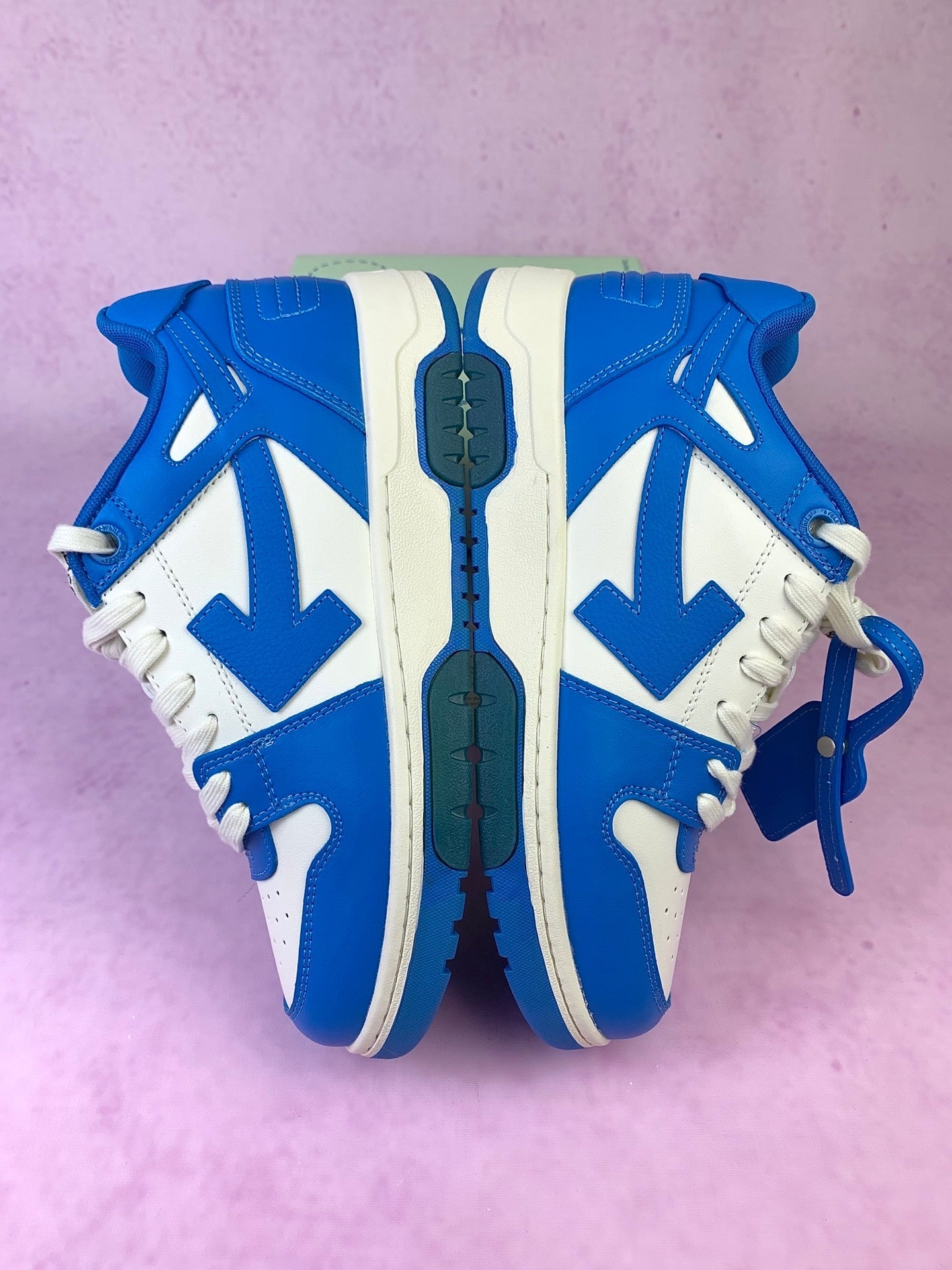 Off  Blue Arrow Sneakers