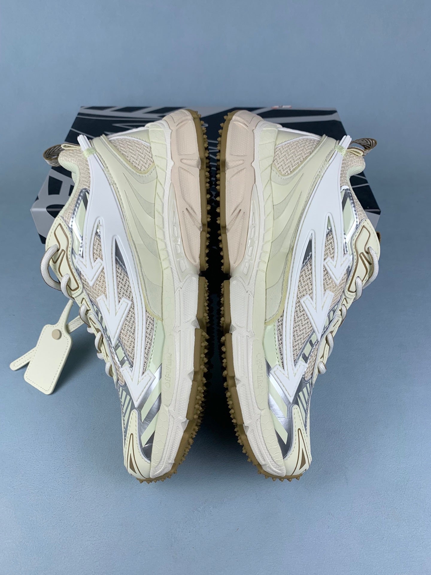 Off   Beige Sneakers