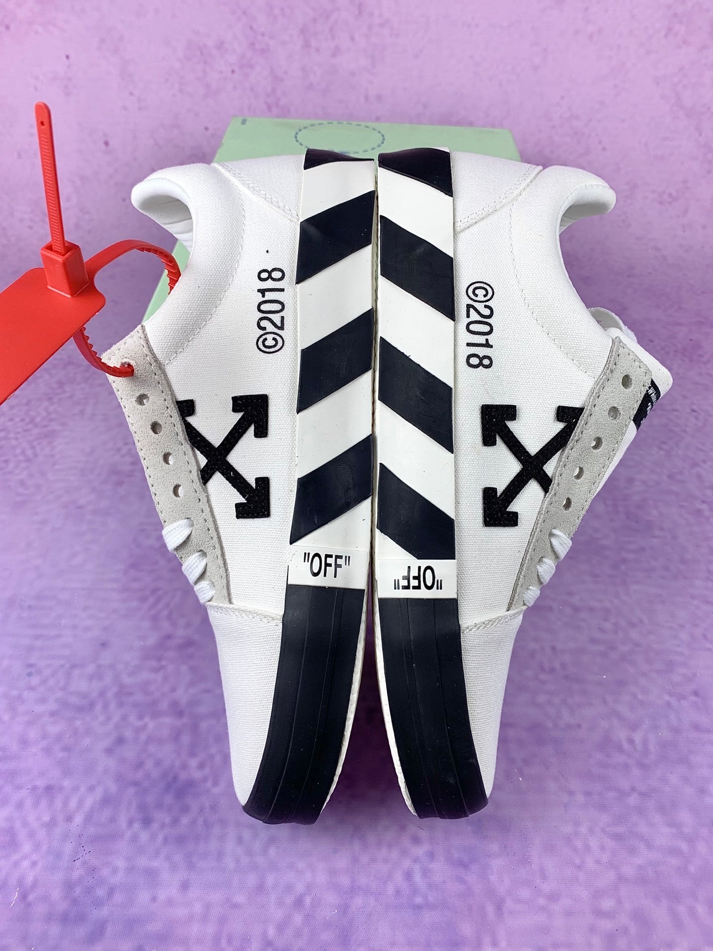 Off   low-top sneakers