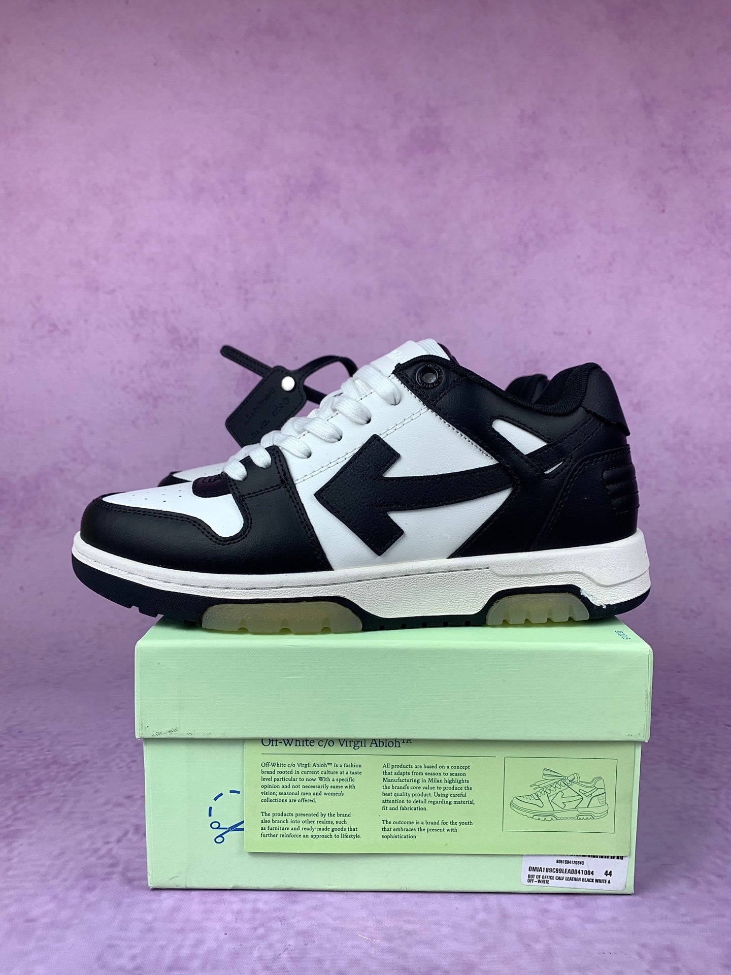 Off  Black and White Arrow Sneakers