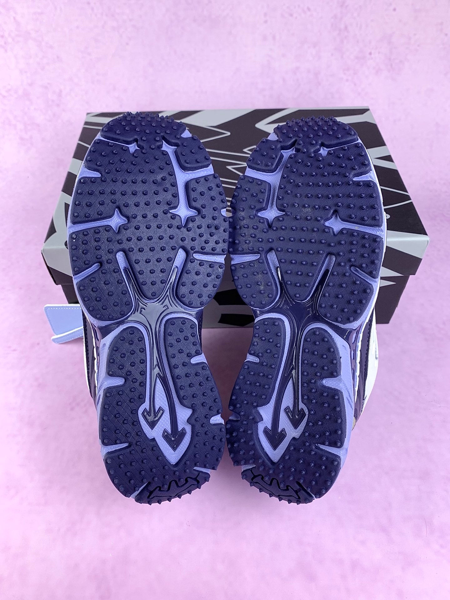 Off  Navy Blue Arrow Sneakers