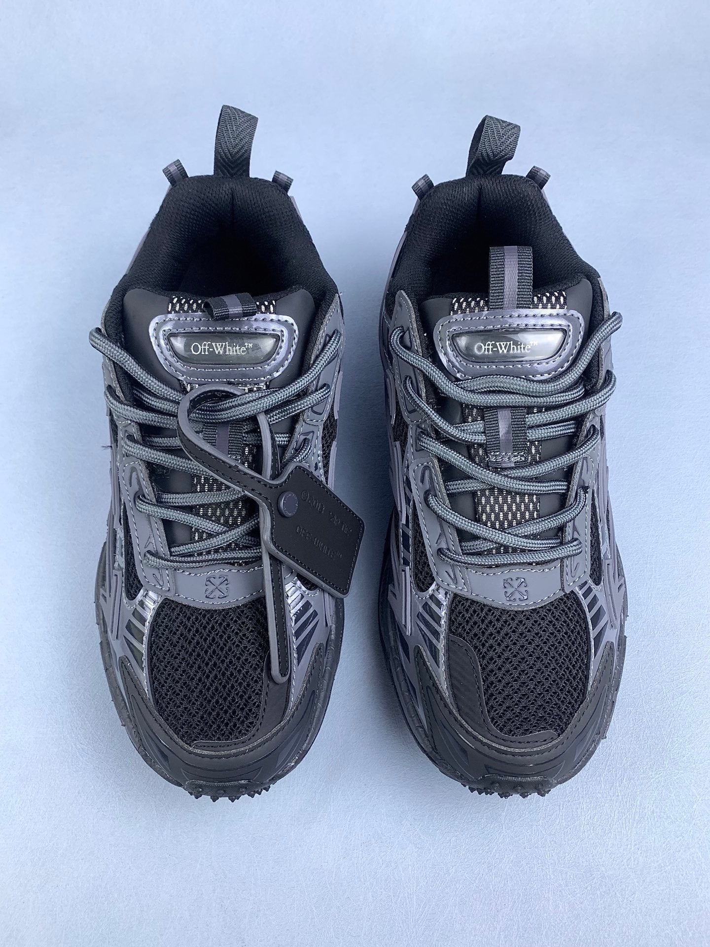 Off   Arrow Sneakers