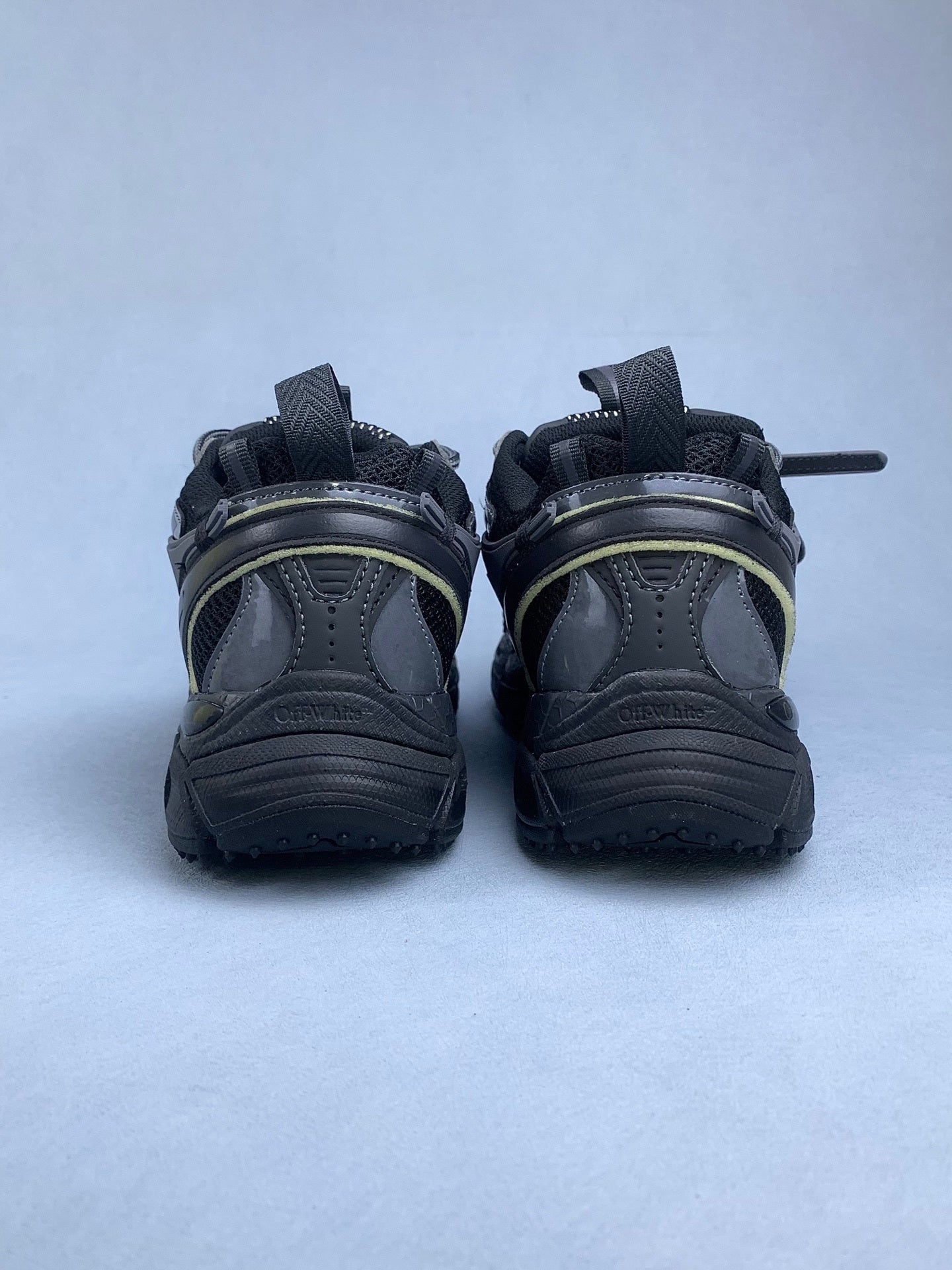 Off   Arrow Sneakers