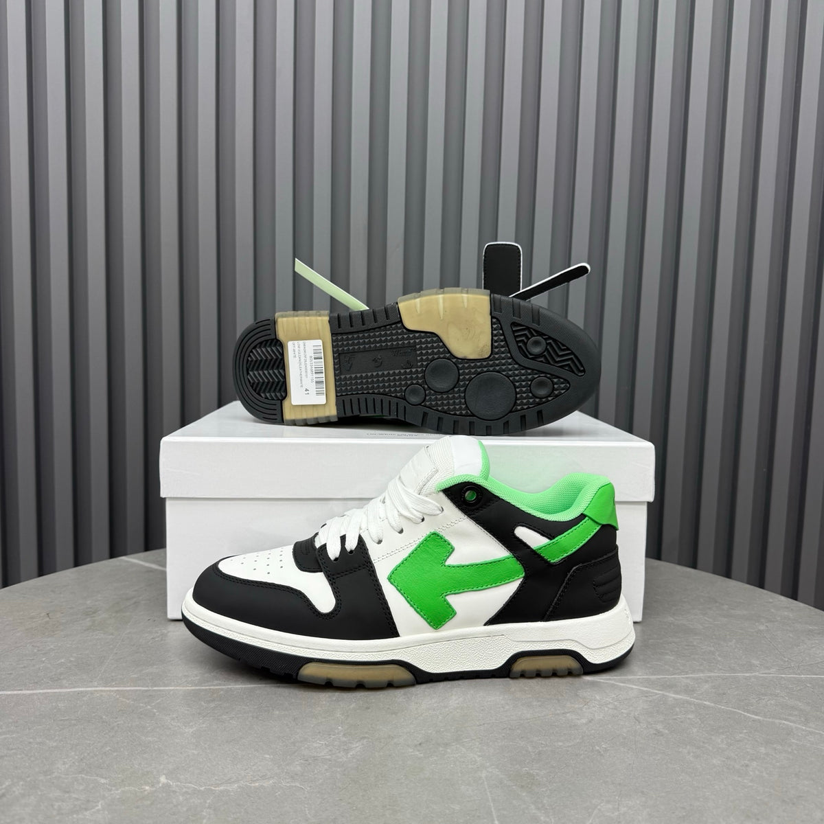 Off   Arrow Sneakers